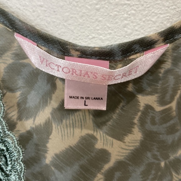 Victoria's Secret chemise green tan animal print - Picture 5 of 8